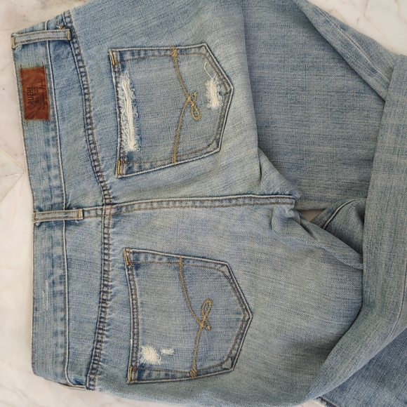 Ruehl Jeans - Picture 2 of 5